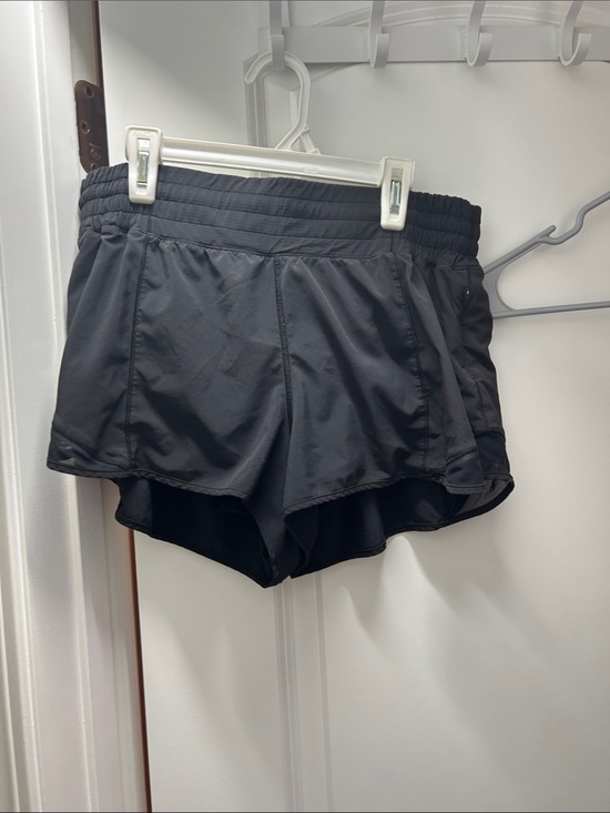 lululemon athletica Pants - Lululemon Hotty hot high-rise lined shorts 2.5”